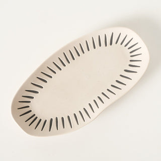 Ovaler Steinzeug Teller handbemalt für Frühstück oder Abendessen