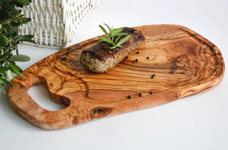 Steakbrett aus Olivenholz mit Saftrille Handgefertigt
